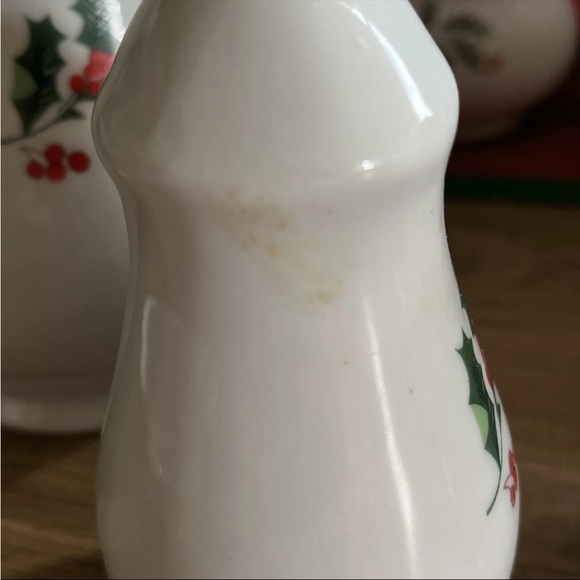 Holiday Ceramic Sugar/creamer & Salt and Pepper Set - Picture 6 of 6